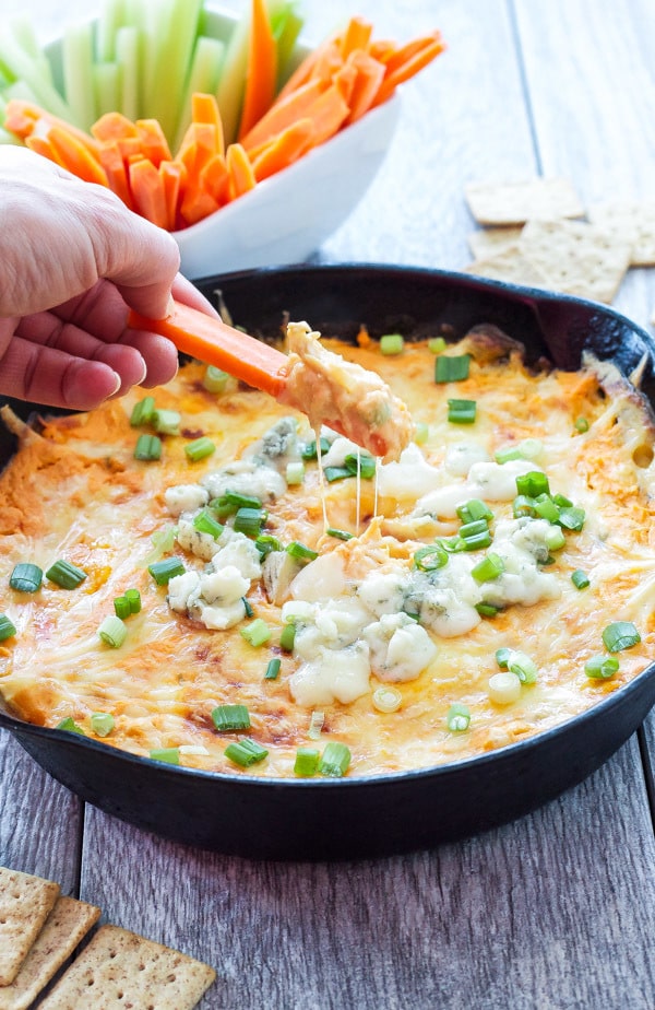 Skinny Buffalo Chicken Dip - all the flavor of buffalo wings in a creamy, cheesy, and lightened up dip!