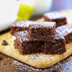 You won't believe that these Weight Watchers Brownie Bites have only 2 WW points and 103 calories! They're delicious!