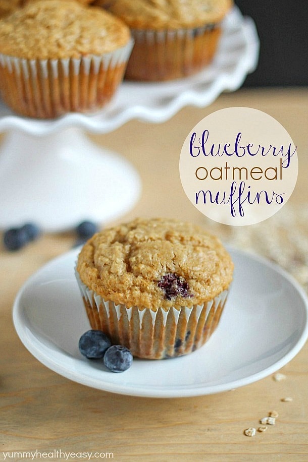 Moist & fluffy muffins filled with oatsl and blueberries! Healthy, easy and delicious breakfast or snack!