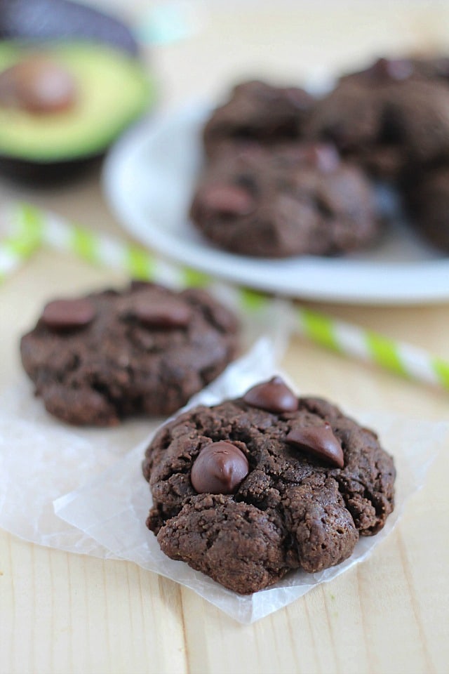 Chocolate Cookies with what's that?! AVOCADO?! Yup. Amazing, moist, chocolatey, rich Double Chocolate Avocado Cookies! Prepare to fall in love.