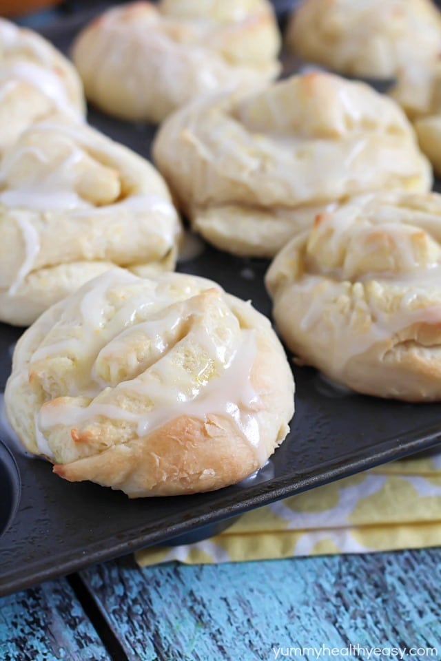 30-Minute Orange Rolls - super quick and yummy orange rolls made in about 30 minutes and topped with a lemon glaze!