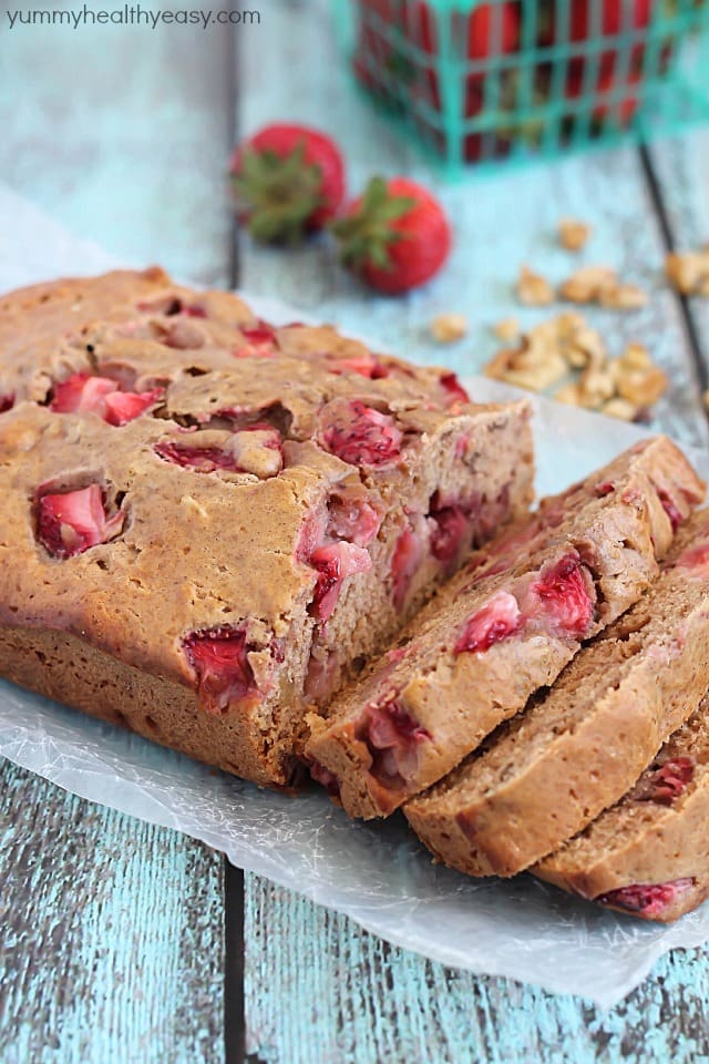 Strawberry Walnut Bread - a delicious quick bread filled with fresh strawberries and walnuts. Easy, light and flavorful! yummyhealthyeasy.com