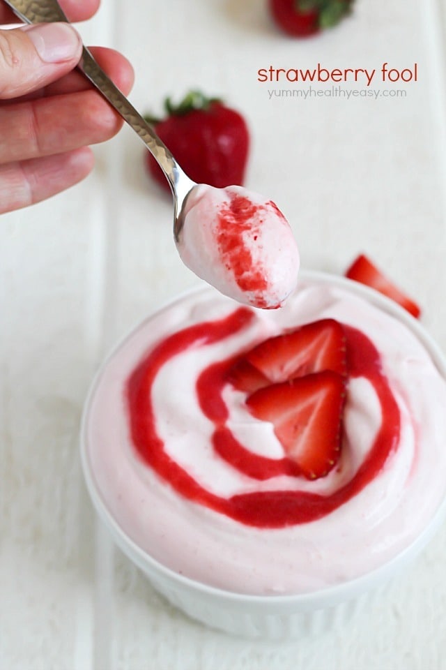 Strawberry Fool - light, creamy & fluffy dessert that looks fancy but is SO easy!  #truvia