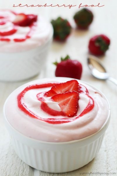 Strawberry Fool - light, creamy & fluffy dessert that looks fancy but is SO easy!
