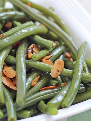 Lemon Green Beans Amandine - an easy and delicious side dish!