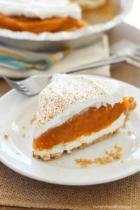 No Bake Pumpkin Pie - the easiest pumpkin pie that (obviously!) needs no oven time! Soft, creamy, simple and delicious!