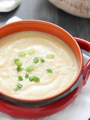 EASY Cauliflower Soup that's super healthy but doesn't taste healthy (hint: YUM!) Vegetarian, gluten-free, paleo and clean eating. So delicious!