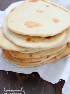 Ever tried naan bread? It's a leavened, oven-baked flatbread found in Indian cuisine - and it's delicious! Here's an easy homemade naan bread recipe you can make right at home!