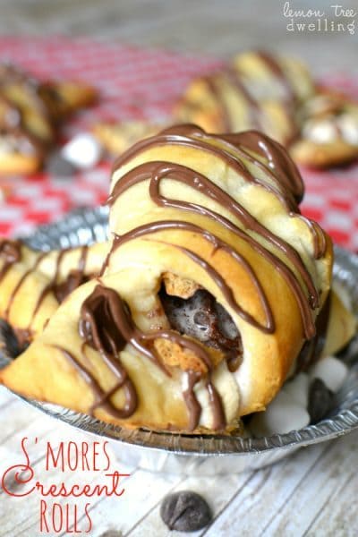 S'mores Crescent Rolls by LemonTreeDwelling.com - I don't think these crescent rolls could be any easier, or any more yummy looking!