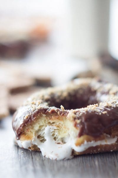 S'mores Cronuts by MariahsPleasingPlates.com - It's like the ultimate mash up of delicious treats! Plus, cronut, so yeah.