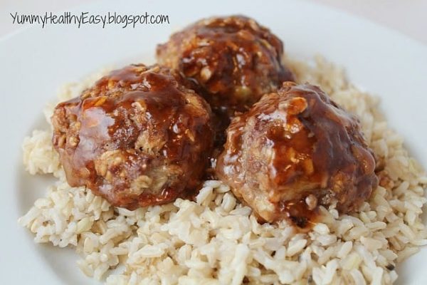 Sweet & Sour Meatballs – incredibly easy and delicious meatballs cooked with a yummy sauce right in the oven! Very little work involved for the perfect meatball dinner!