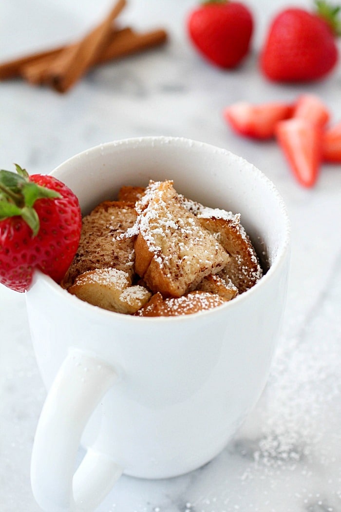 Quick & Easy Mug French Toast has all that you love about french toast but conveniently cooked right in a mug for a single serving! French Toast in a mug is such an easy breakfast for on-the-go plus it uses egg whites to save some calories. Only 170 calories and 12 grams of protein for a yummy and satisfying breakfast! AD