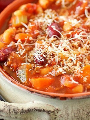 Pasta e Fagioli, which means pasta & beans in Italian, is an easy soup recipe full of beans, ground beef, a little bit of pasta and a lot of flavor! This Olive Garden copycat is a great dinner recipe for any night of the week!