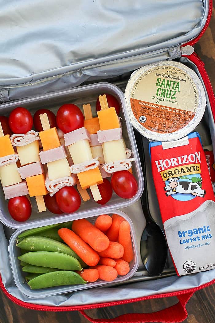 Cheese & Turkey Kebabs are the cutest lunchbox idea for both kids AND adults!