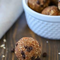 These Chocolate Almond Protein Energy Bites are tasty little protein bites that are perfect to grab on the go! They're SO yummy and have 5 grams of protein in each bite! #ad